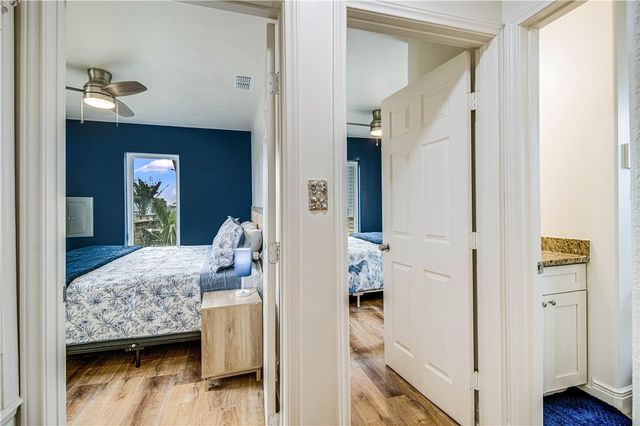 509 W Avenue E, Port Aransas, TX 78373