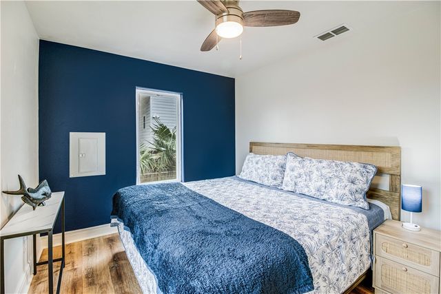 509 W Avenue E, Port Aransas, TX 78373