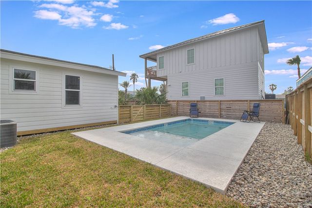 509 W Avenue E, Port Aransas, TX 78373