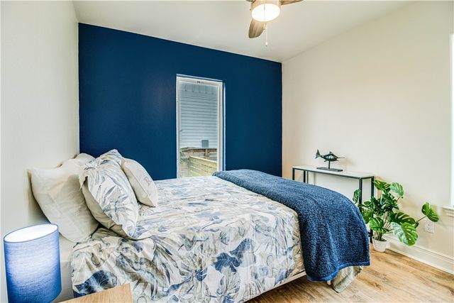 509 W Avenue E, Port Aransas, TX 78373