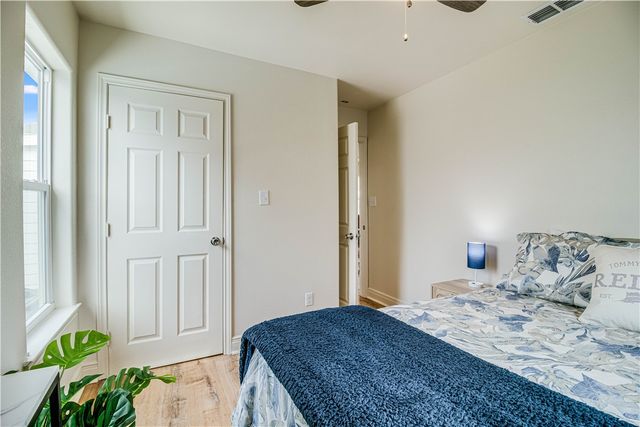 509 W Avenue E, Port Aransas, TX 78373