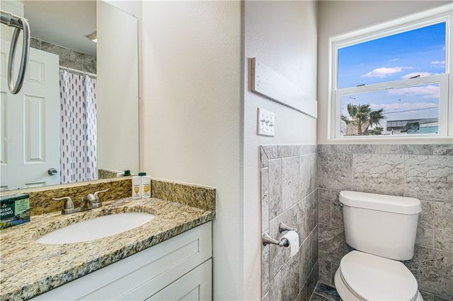 509 W Avenue E, Port Aransas, TX 78373