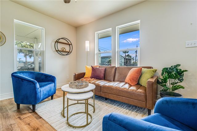 509 W Avenue E, Port Aransas, TX 78373