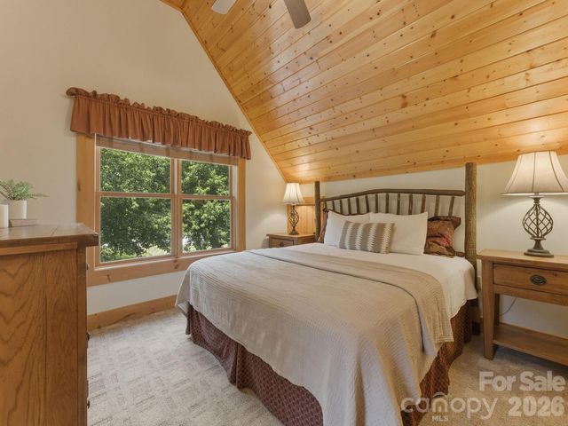 18 Rachels Circle, Maggie Valley, NC 28751