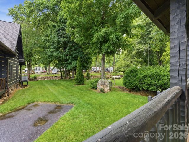 18 Rachels Circle, Maggie Valley, NC 28751
