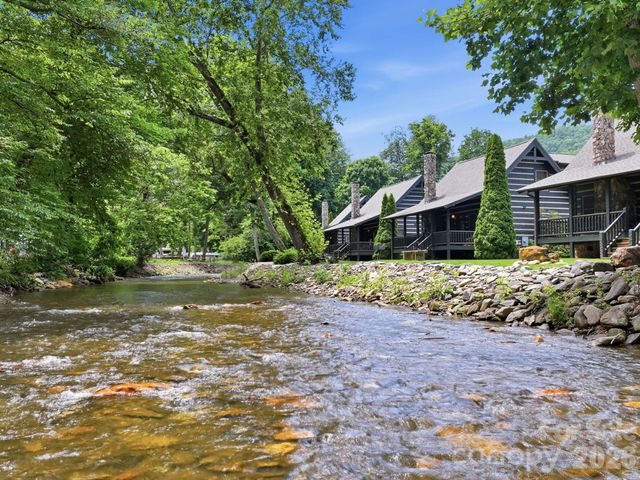 18 Rachels Circle, Maggie Valley, NC 28751