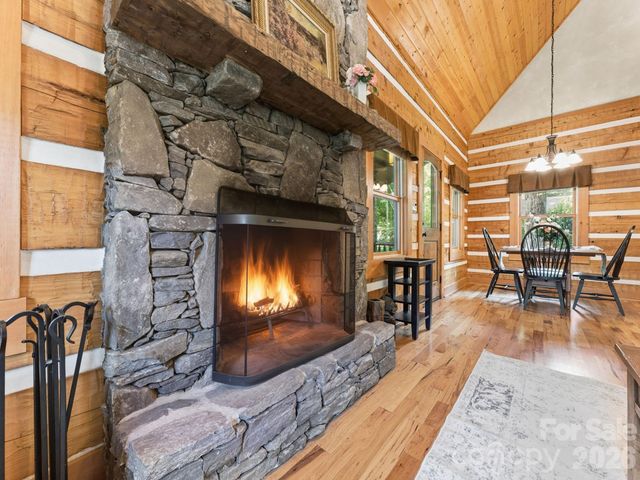 18 Rachels Circle, Maggie Valley, NC 28751