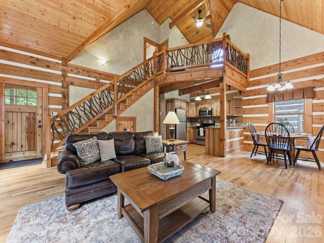 18 Rachels Circle, Maggie Valley, NC 28751