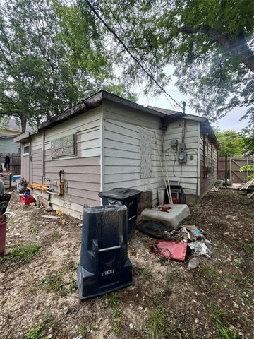 2806 NW Loraine Street, Fort Worth, TX 76106