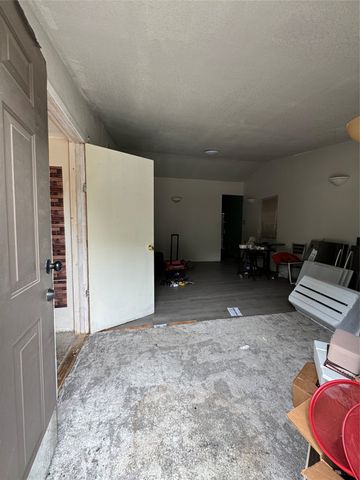2806 NW Loraine Street, Fort Worth, TX 76106