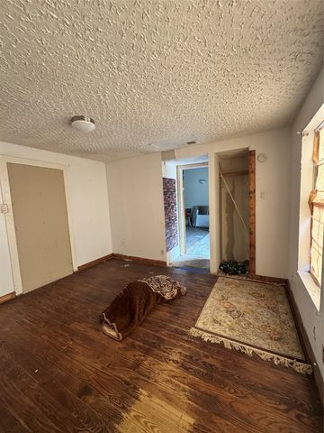 2806 NW Loraine Street, Fort Worth, TX 76106