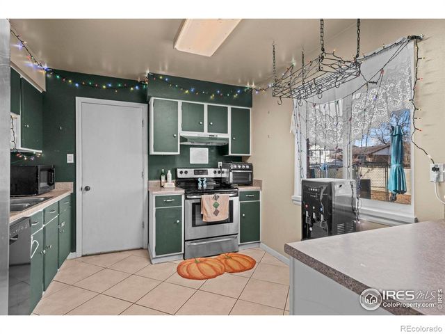 1403 S Coffman Street, Longmont, CO 80501