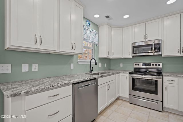 137 NE 4th Street, Oak Island, NC 28465