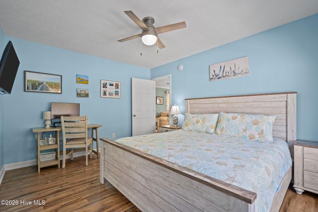 137 NE 4th Street, Oak Island, NC 28465