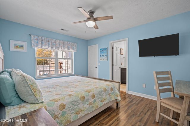 137 NE 4th Street, Oak Island, NC 28465