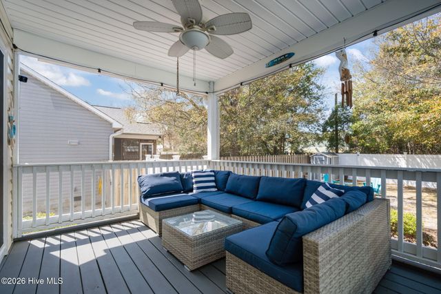 137 NE 4th Street, Oak Island, NC 28465