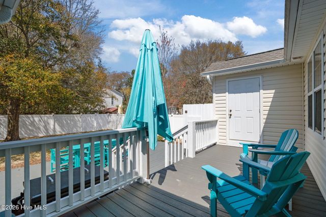 137 NE 4th Street, Oak Island, NC 28465