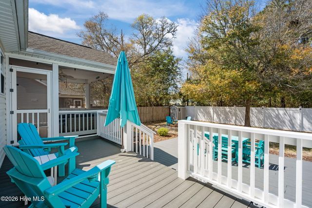 137 NE 4th Street, Oak Island, NC 28465