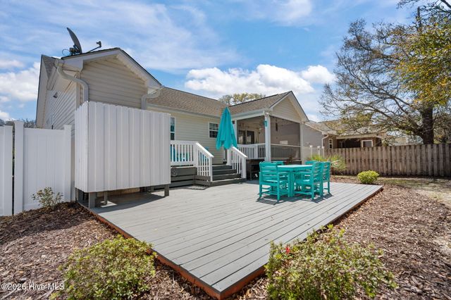 137 NE 4th Street, Oak Island, NC 28465