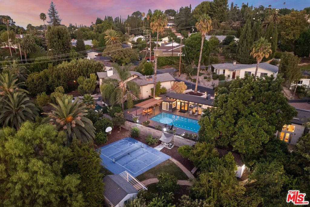 22505 Macfarlane Drive, Los Angeles, CA 91364 — exterior