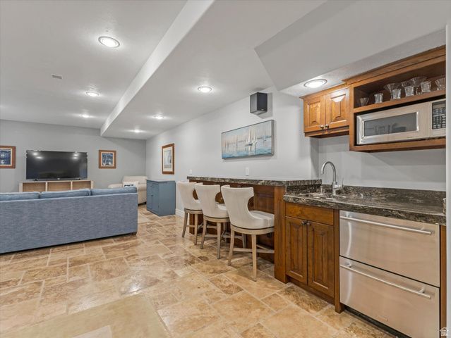 2185 E CATANIA DR, Draper, UT 84020