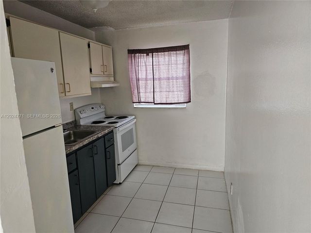 2435 NW 8th Pl 2, Fort Lauderdale, FL 33311
