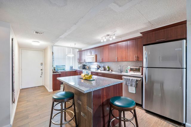 250 Jacaranda Drive 308, Plantation, FL 33324
