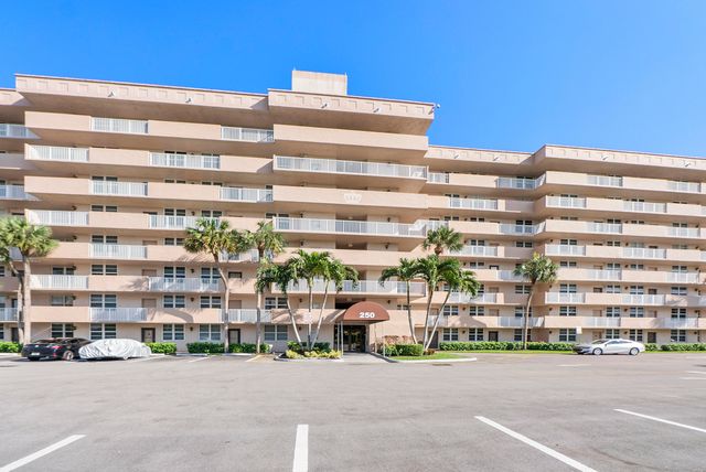 250 Jacaranda Drive 308, Plantation, FL 33324