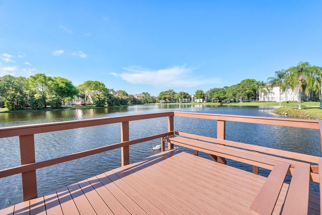 250 Jacaranda Drive 308, Plantation, FL 33324