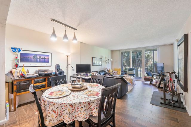 250 Jacaranda Drive 308, Plantation, FL 33324
