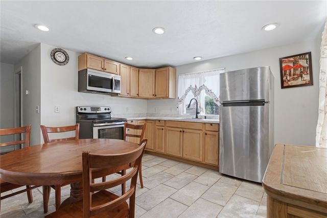 4 Rosemont Avenue, Johnston, RI 02919
