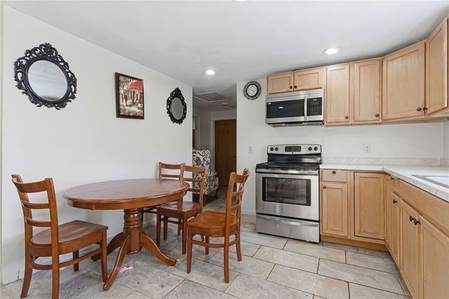 4 Rosemont Avenue, Johnston, RI 02919