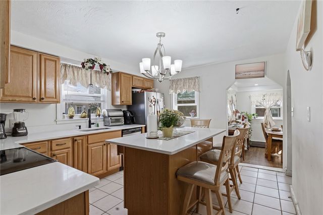 4 Rosemont Avenue, Johnston, RI 02919