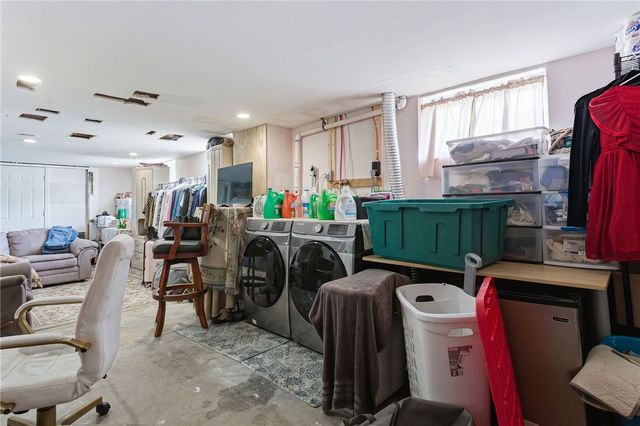 4 Rosemont Avenue, Johnston, RI 02919