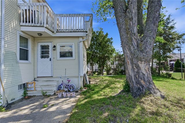 4 Rosemont Avenue, Johnston, RI 02919