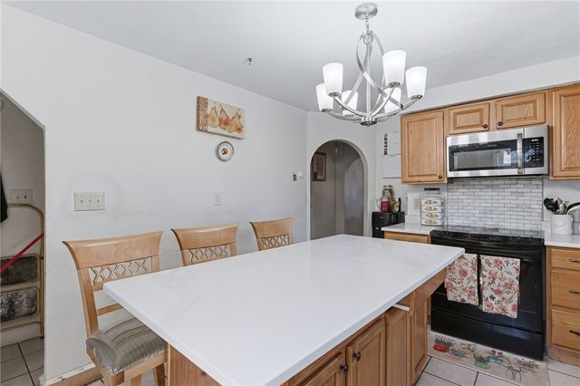 4 Rosemont Avenue, Johnston, RI 02919