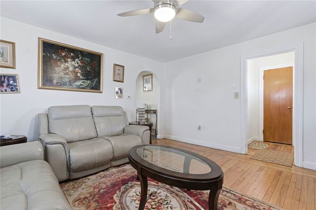 4 Rosemont Avenue, Johnston, RI 02919