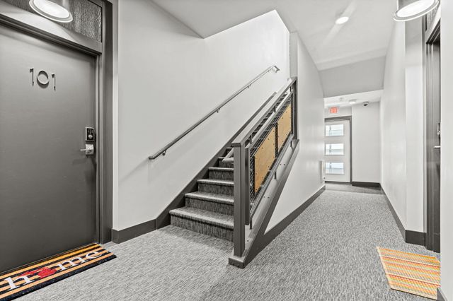 110 Central Avenue 104, Holland, MI 49423