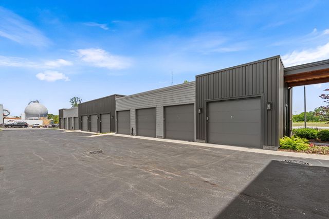 110 Central Avenue 104, Holland, MI 49423