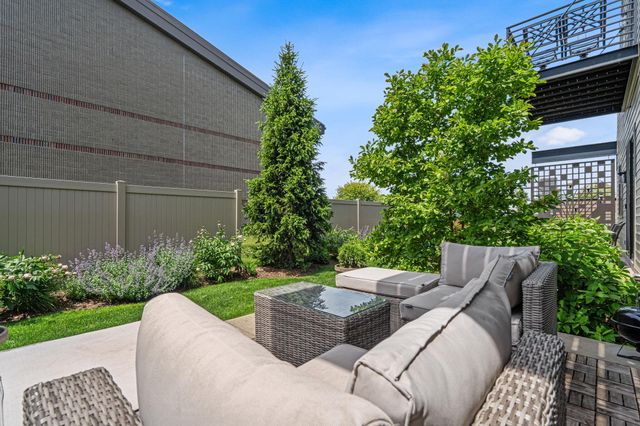 110 Central Avenue 104, Holland, MI 49423