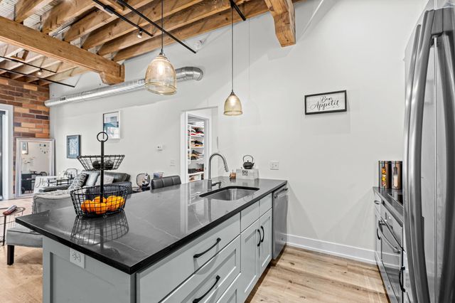 110 Central Avenue 104, Holland, MI 49423