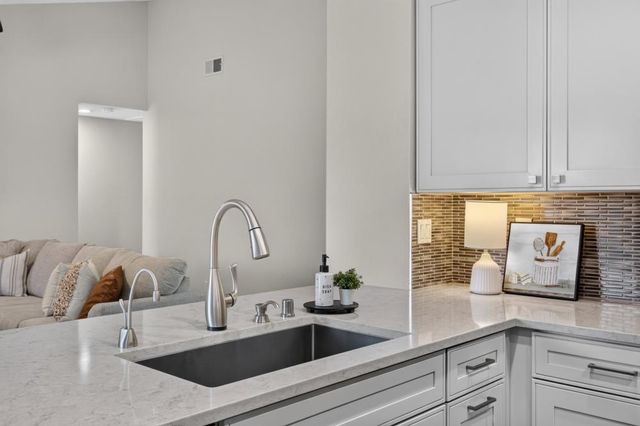 2237 Americana Dr, Roseville, CA 95747