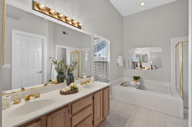 2237 Americana Dr, Roseville, CA 95747