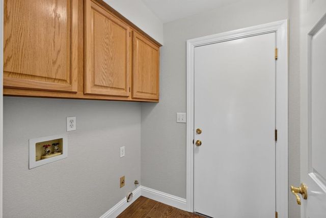 2237 Americana Dr, Roseville, CA 95747
