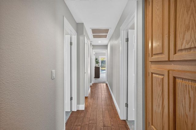 2237 Americana Dr, Roseville, CA 95747