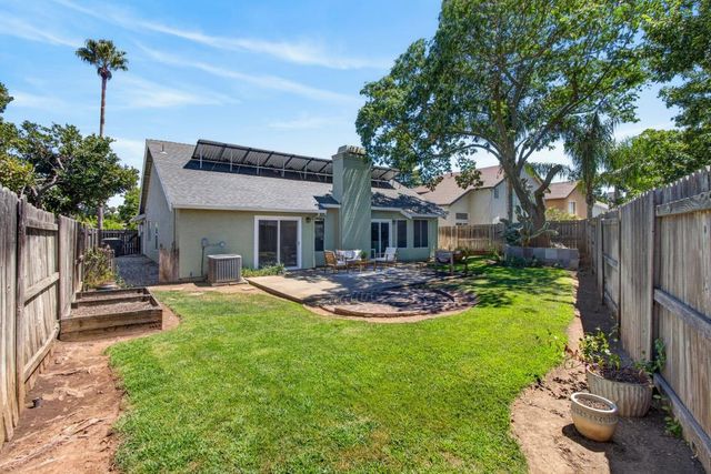 2237 Americana Dr, Roseville, CA 95747