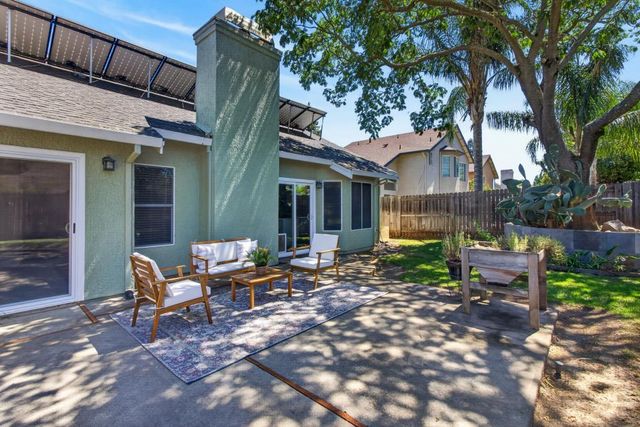 2237 Americana Dr, Roseville, CA 95747