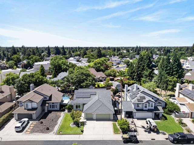 2237 Americana Dr, Roseville, CA 95747