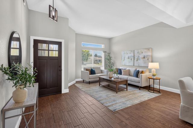 2237 Americana Dr, Roseville, CA 95747