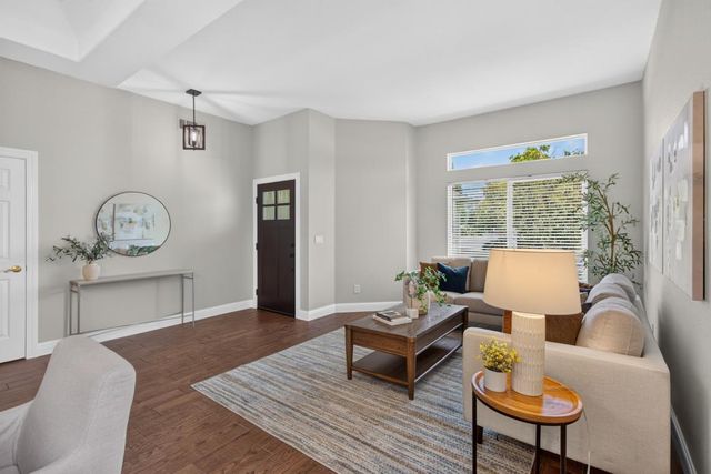 2237 Americana Dr, Roseville, CA 95747
